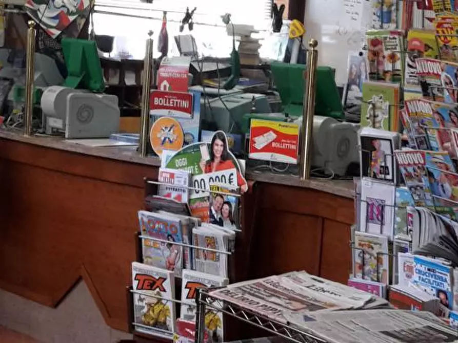 Immagine 7 di Edicola in vendita  in Corte Compagni a Lucca