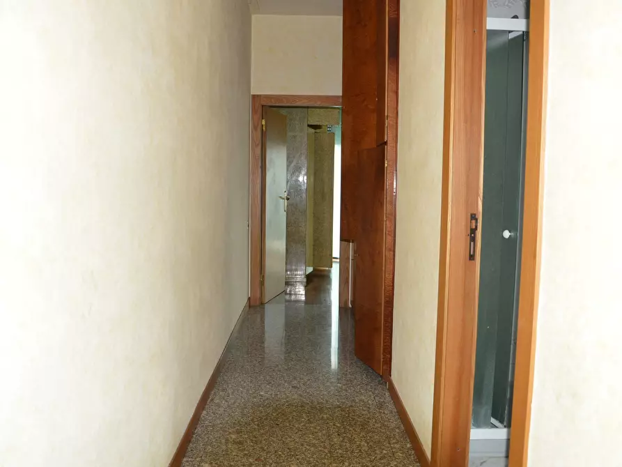 Immagine 18 di Villa in vendita  in Via della Chiesa XXIV a Lucca