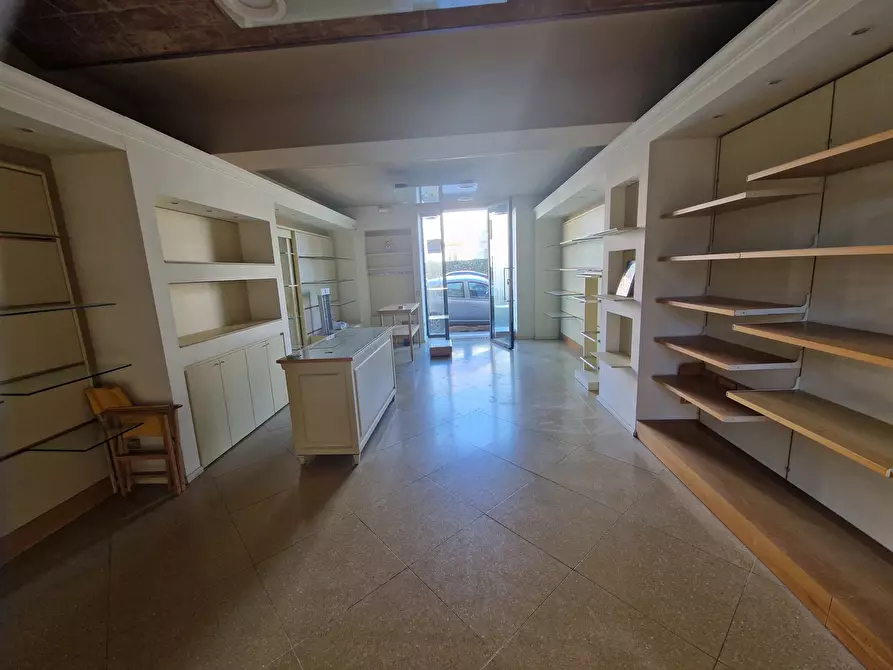 Immagine 14 di Capannone industriale in affitto  in Viale G. Puccini a Lucca