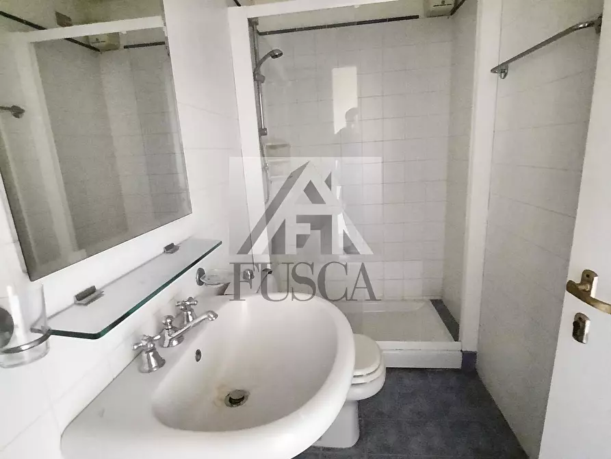 Immagine 27 di Palazzo in vendita  in via carrara 23 a Viareggio