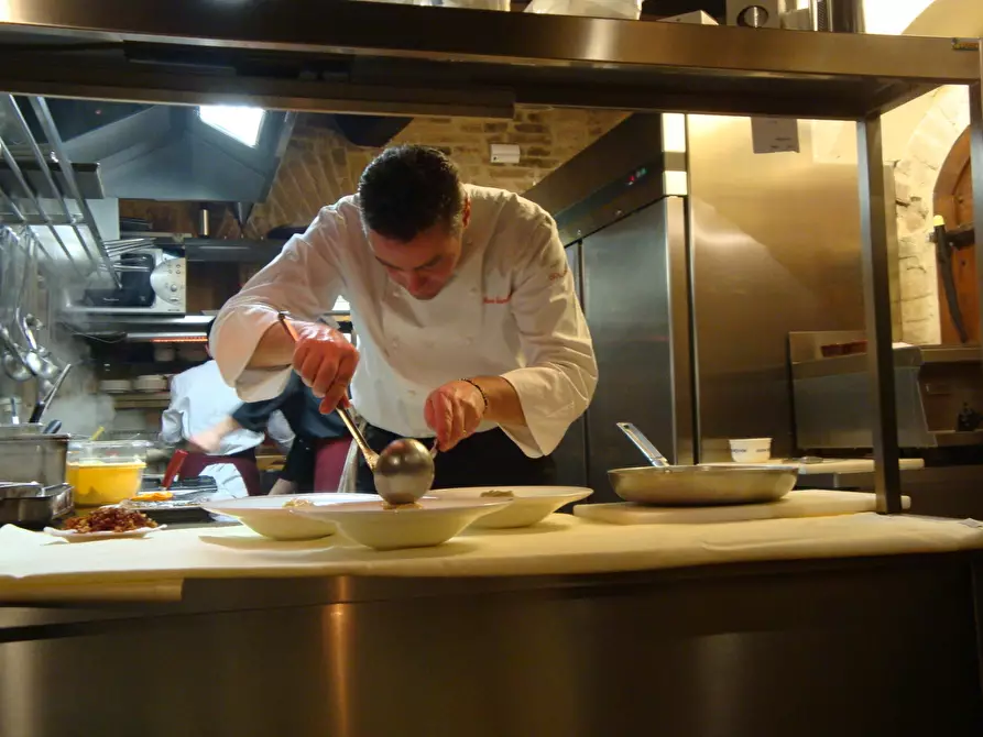 Immagine 3 di Bar / Ristorante in affitto  in Piazza Sant'Alessandro 1 a Lucca