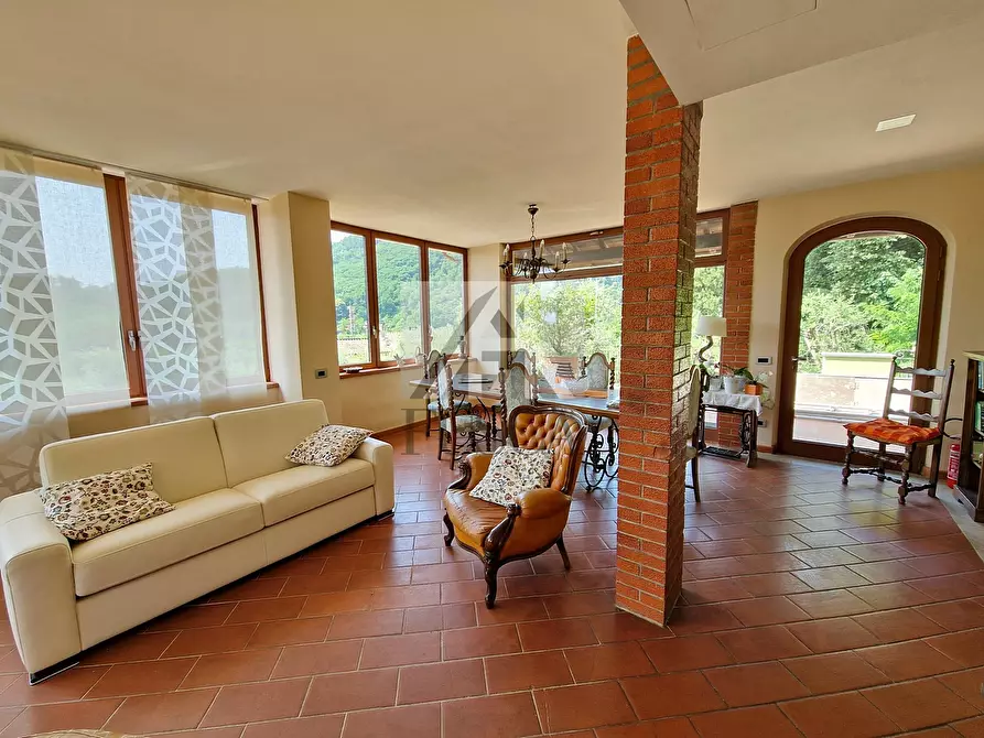 Immagine 29 di Villa in vendita  in via vecchia i a Lucca