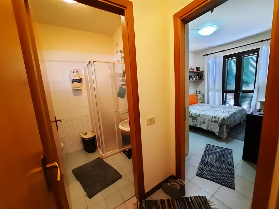 Immagine 9 di Bilocale in affitto  in Traversa VI a Lucca