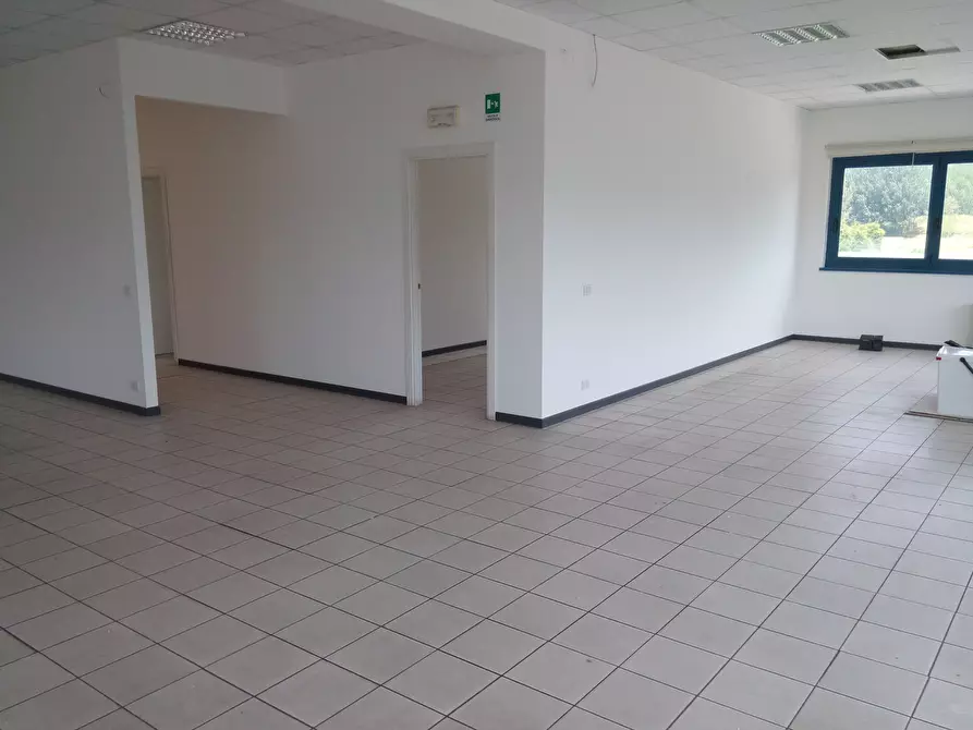 Immagine 4 di Ufficio in vendita  in Via Vecchi Pardini a Lucca