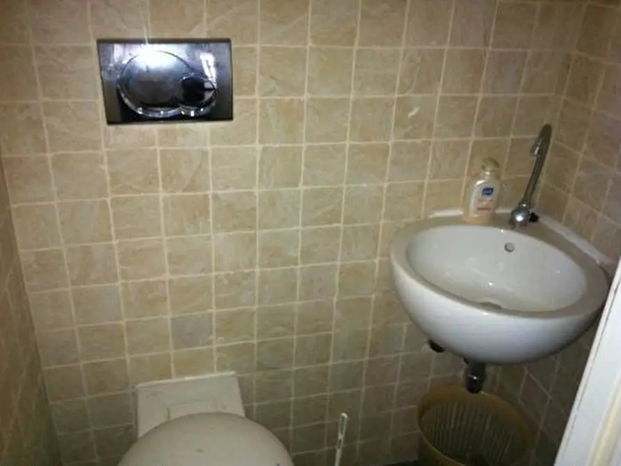 Immagine 11 di Capannone industriale in affitto  in Via Roma a Lucca