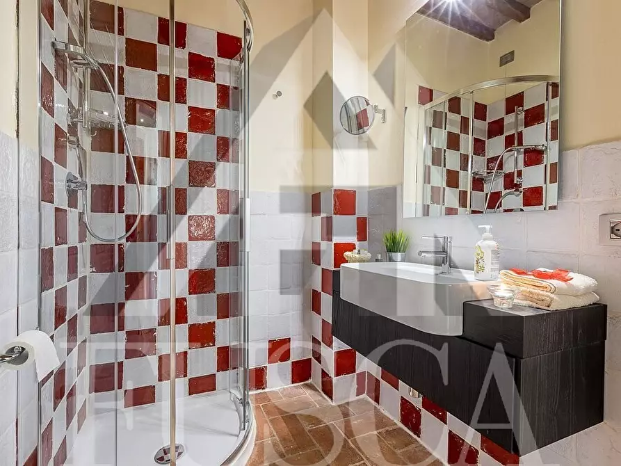 Immagine 13 di Rustico / casale in vendita  in Via Sarzanese 3482 a Lucca