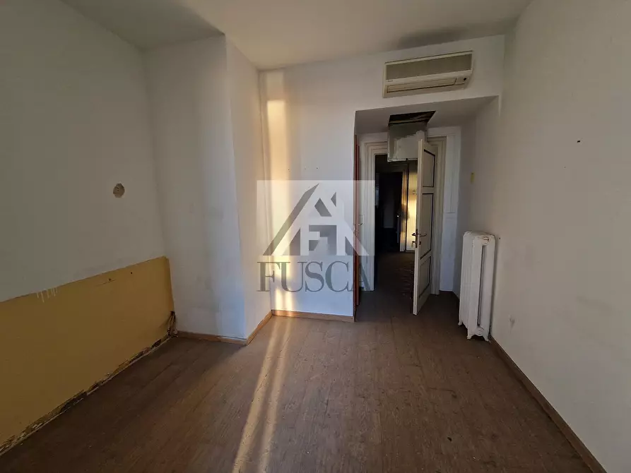 Immagine 27 di Albergo/B&B/Residence in vendita  in Viale Giosuè Carducci 33 a Viareggio