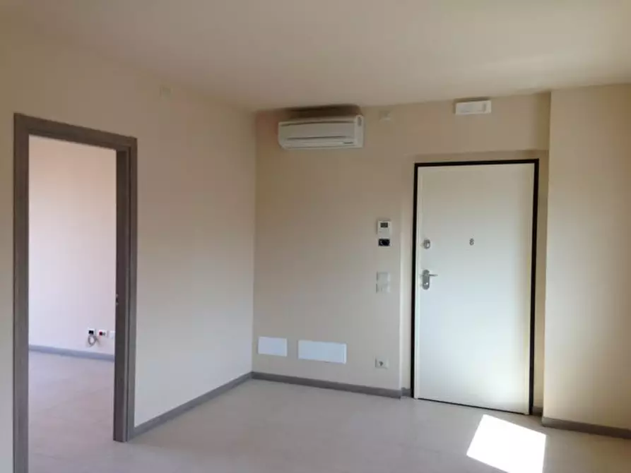 Immagine 4 di Ufficio in vendita  in del casalino a Lucca