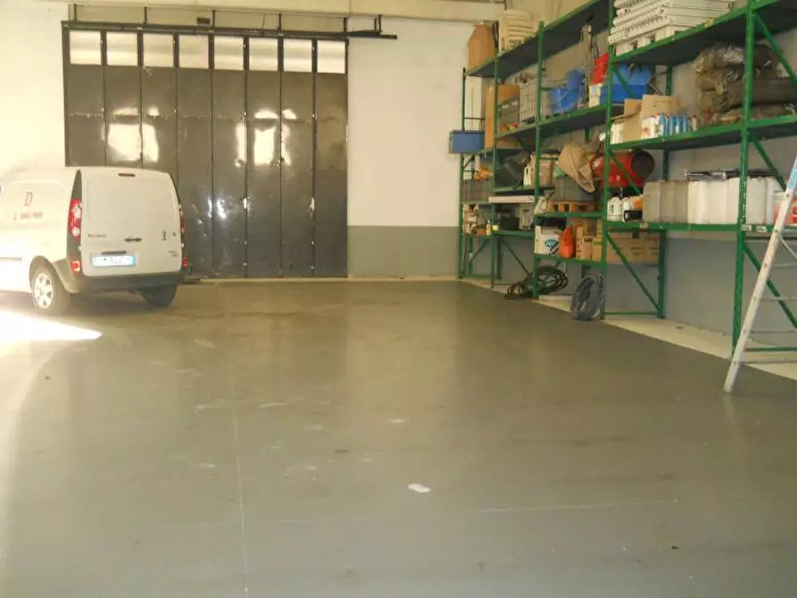 Immagine 8 di Attività artigianale in vendita  in Via del Marginone a Lucca