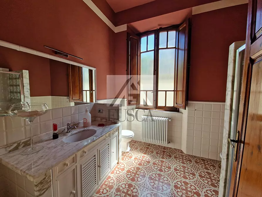 Immagine 14 di Pentalocale in vendita  in Viale Giuseppe Giusti a Lucca