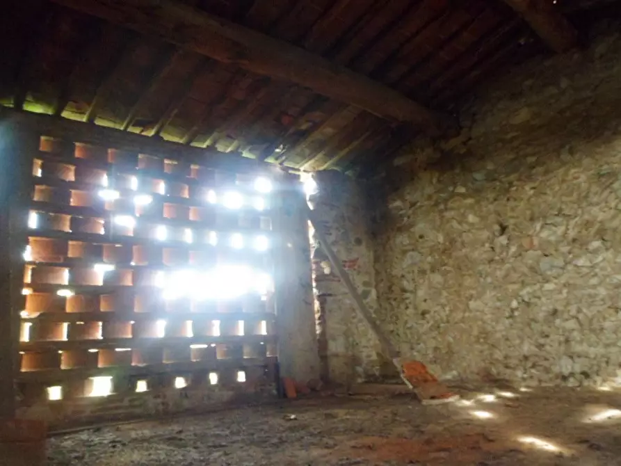 Immagine 4 di Rustico / casale in vendita  a Massarosa