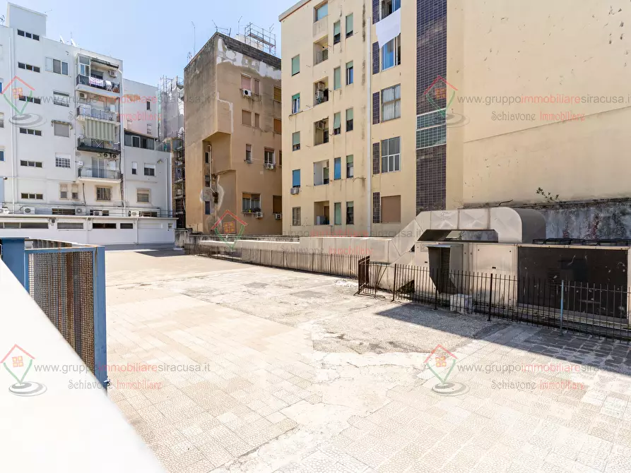 Immagine 39 di Locale commerciale in affitto  a Siracusa