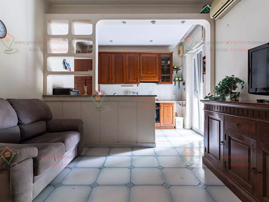 Immagine 4 di Pentalocale in affitto  a Siracusa