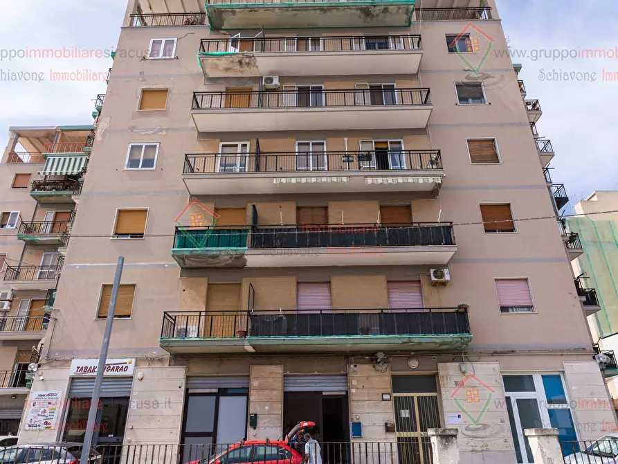 Immagine 10 di Locale commerciale in vendita  a Siracusa