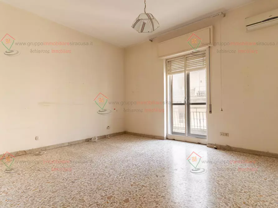 Immagine 18 di Pentalocale in vendita  a Siracusa