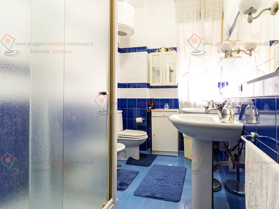 Immagine 15 di Trilocale in vendita  a Siracusa