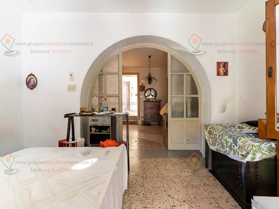 Immagine 10 di Trilocale in vendita  a Siracusa