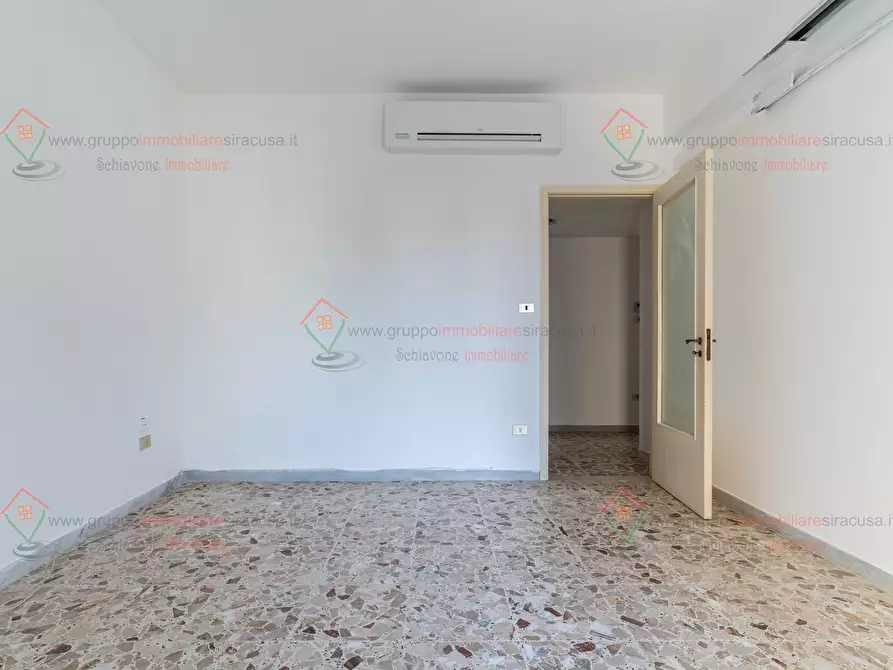 Immagine 9 di Quadrilocale in vendita  a Siracusa