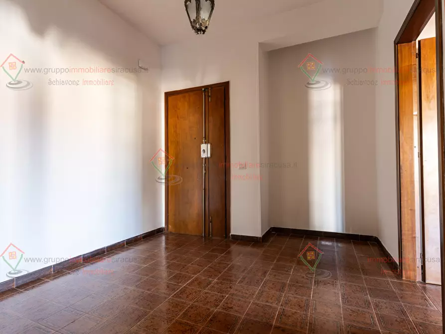 Immagine 4 di Pentalocale in affitto  a Siracusa