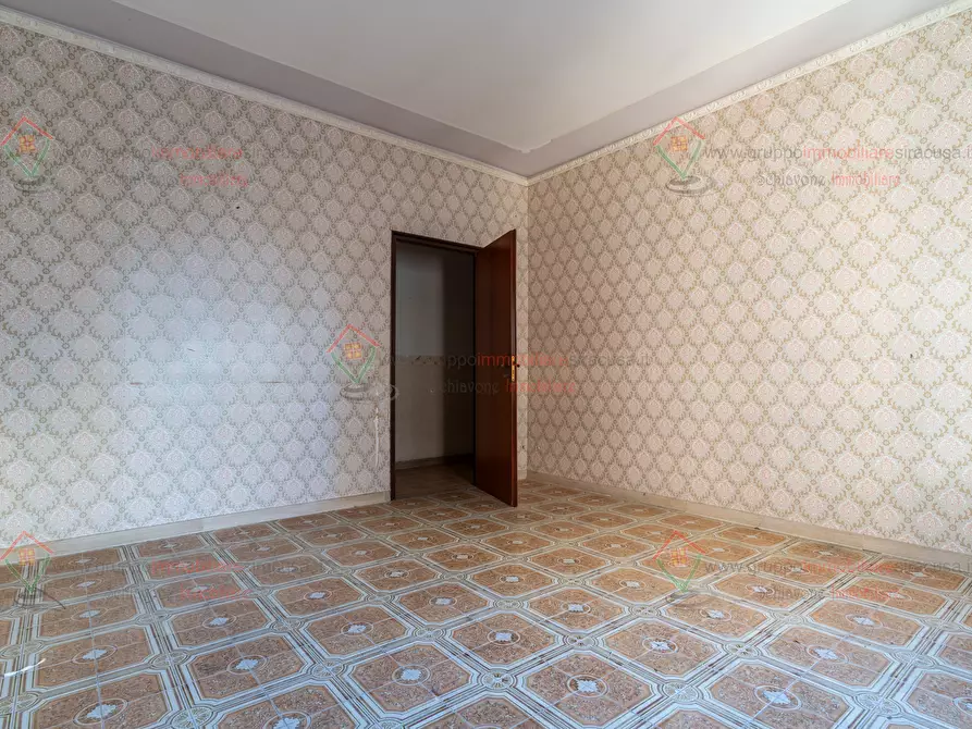 Immagine 18 di Pentalocale in vendita  a Siracusa