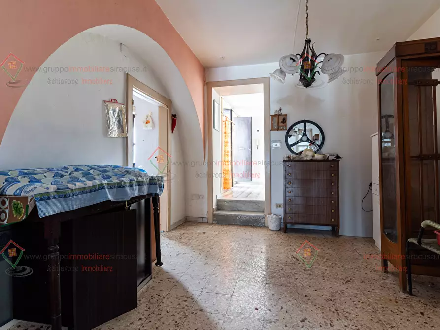Immagine 11 di Trilocale in vendita  a Siracusa