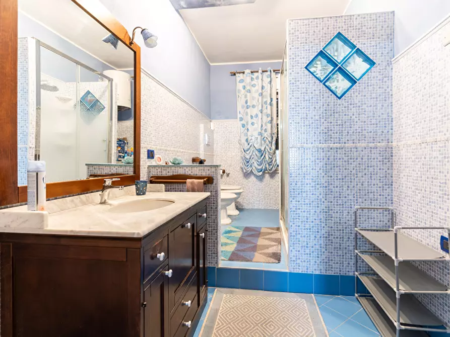 Immagine 11 di Quadrilocale in vendita  a Siracusa