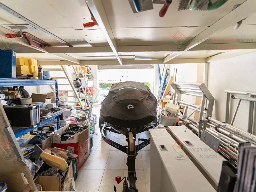 Immagine 8 di Garage in vendita  a Siracusa