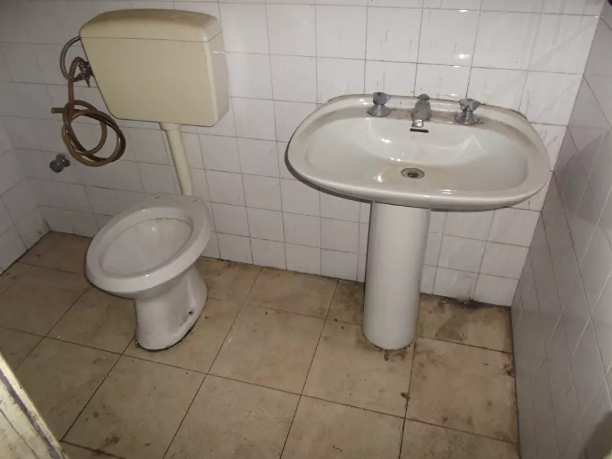 Immagine 7 di Laboratorio in affitto  a Siracusa