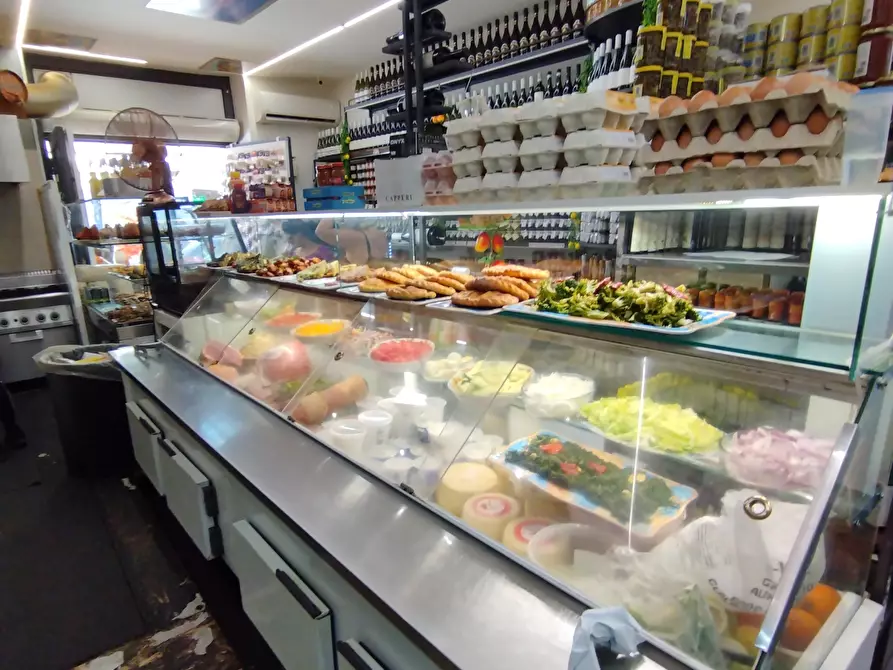 Immagine 17 di Attività commerciale in vendita  in Corso Umberto I a Siracusa