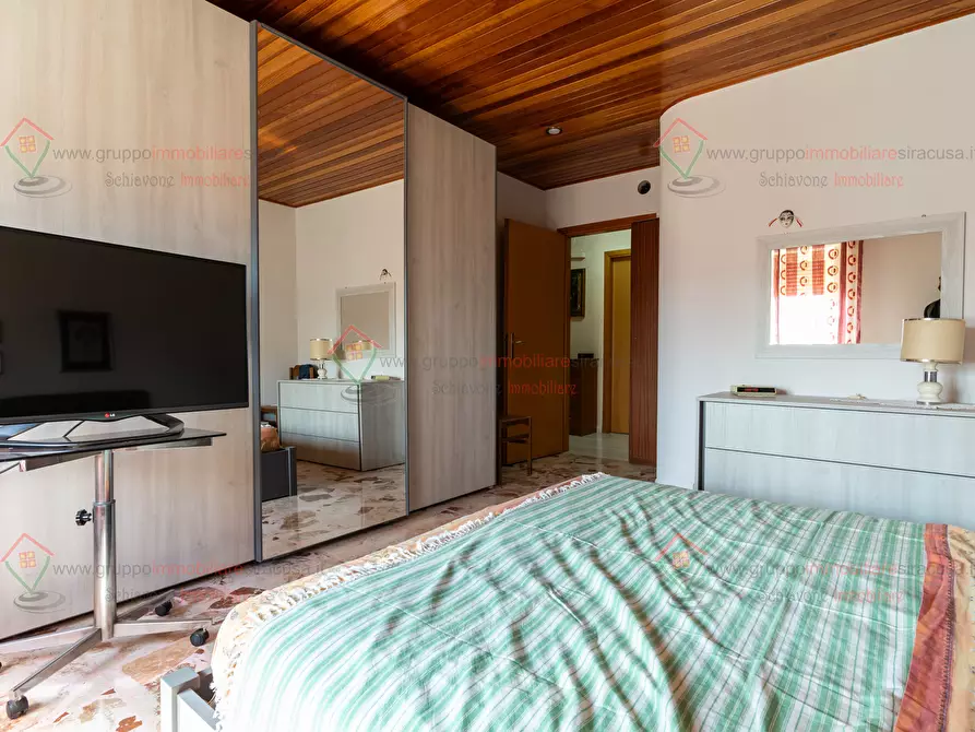 Immagine 12 di Quadrilocale in vendita  a Siracusa