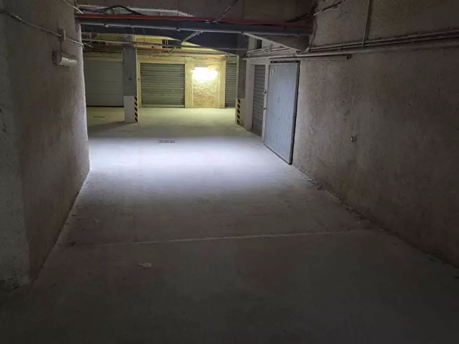 Immagine 5 di Garage in vendita  a Siracusa