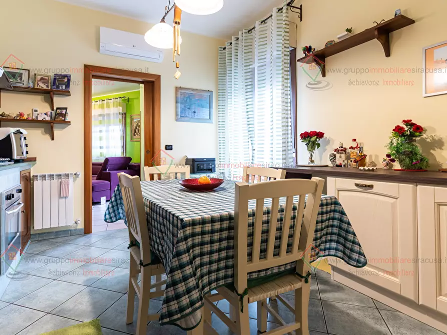 Immagine 22 di Trilocale in vendita  a Siracusa