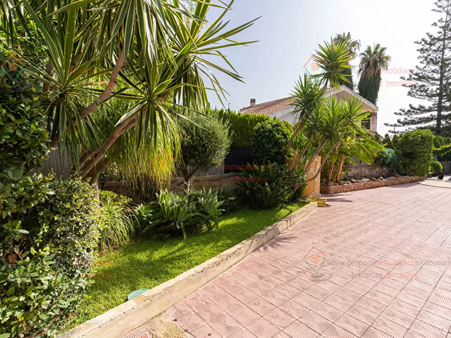 Immagine 17 di Villa in vendita  a Siracusa