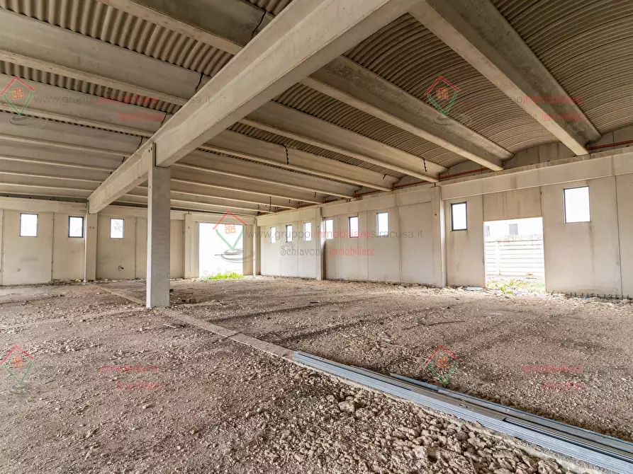 Immagine 4 di Capannone industriale in affitto  a Siracusa