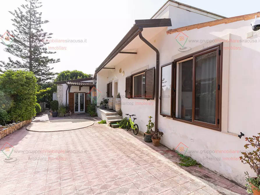 Immagine 16 di Villa in vendita  a Siracusa