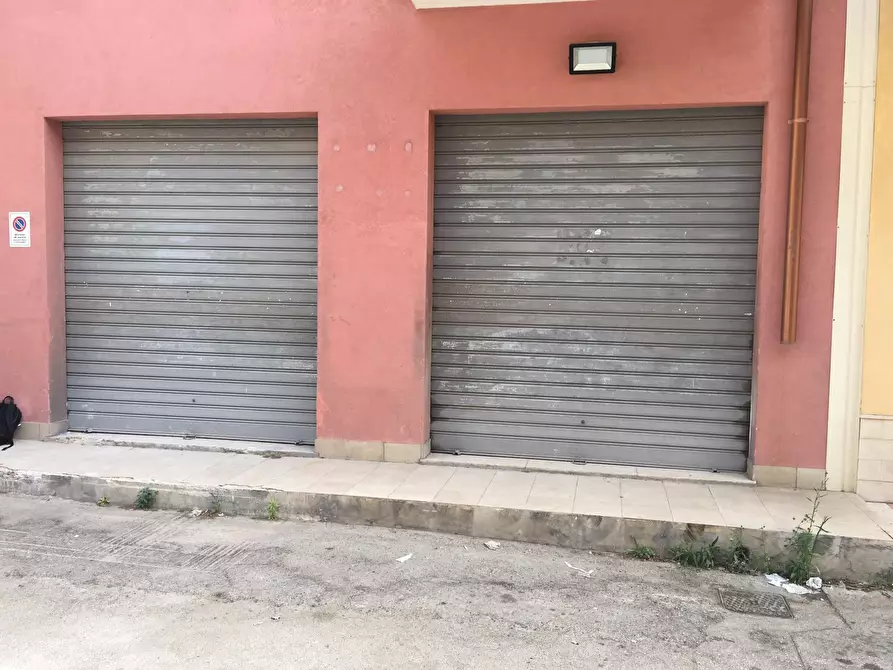 Immagine 1 di Locale commerciale in affitto  a Siracusa
