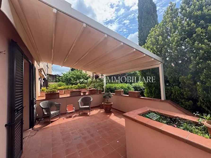Immagine 57 di Villa in vendita  a Livorno