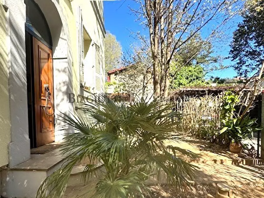 Immagine 13 di Casa semindipendente in vendita  a Livorno