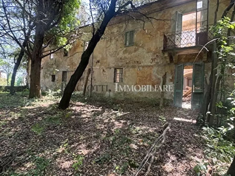 Immagine 22 di Rustico / casale in vendita  a Livorno