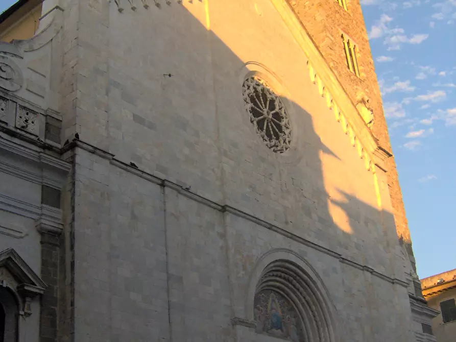 Immagine 28 di Rustico / casale in vendita  in Via del corso a Sarzana