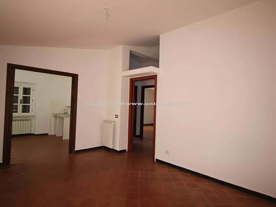 Immagine 3 di Casa semindipendente in vendita  a Sarzana