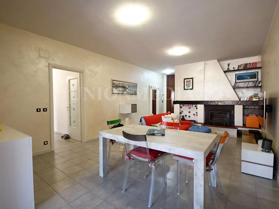 Immagine 1 di Appartamento in vendita  in Via Palmiro Togliatti a Ortonovo