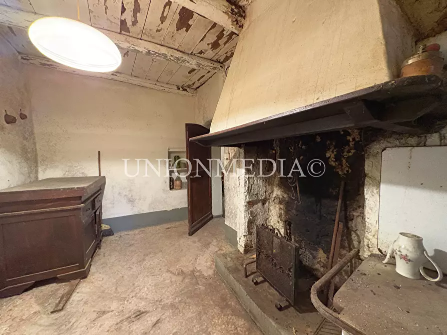 Immagine 5 di Casa semindipendente in vendita  in via giucano a Fosdinovo