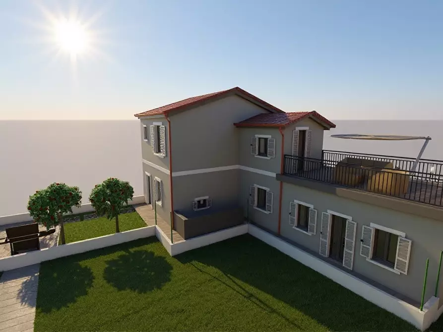 Immagine 1 di Casa semindipendente in vendita  in Viale Vittorio Alfieri 26 a Sarzana