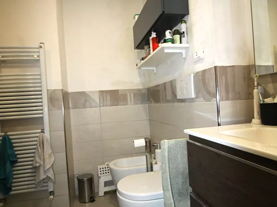 Immagine 29 di Appartamento in vendita  a Sarzana