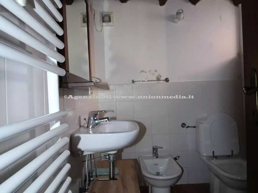 Immagine 29 di Casa semindipendente in vendita  a Sarzana