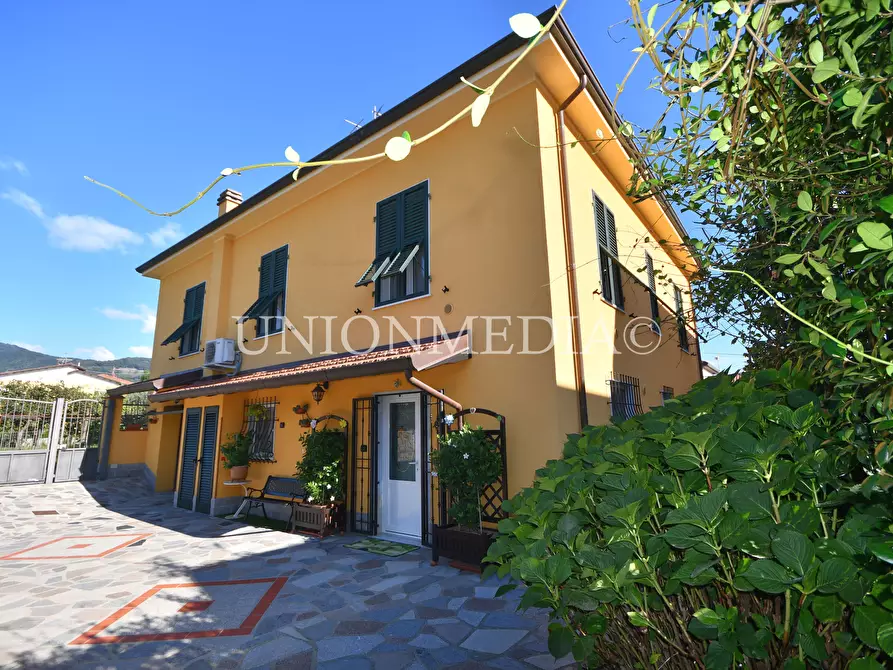 Immagine 4 di Casa indipendente in vendita  in Via canaletto a Castelnuovo Magra