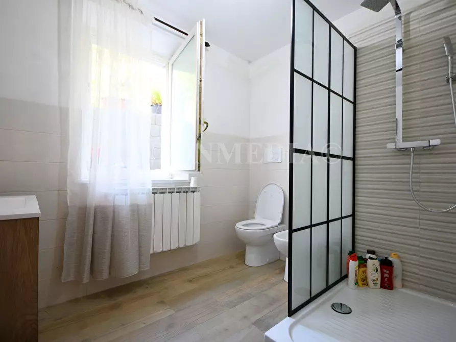 Immagine 19 di Casa semindipendente in vendita  in via triboli a Sarzana