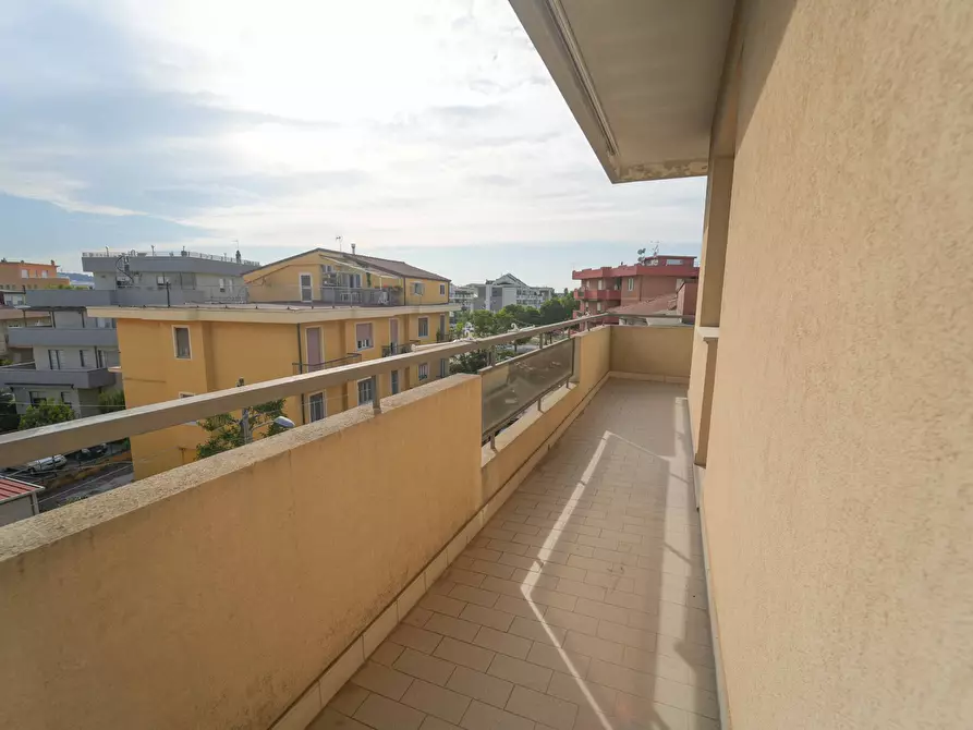Immagine 17 di Quadrilocale in vendita  in Via Giovanni Ruffini 9 a Rimini