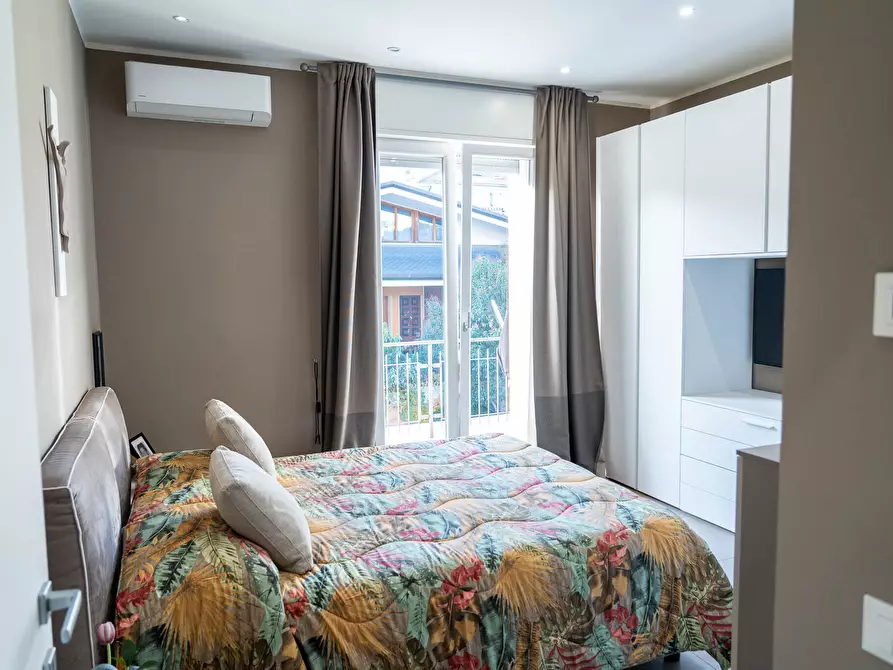 Immagine 13 di Quadrilocale in vendita  in Viale San Gottardo a Rimini